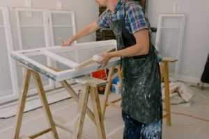 Verpakkingsmaterialen voor verhuizen: dozen, bubbeltjesplastic, stuclopers en verpakkingstape