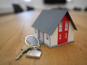 Makelaar betekenen bij het kopen van een woning: advies over onderhandeling en huiszoeken