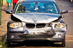 Professionele autoschade reparatie in Leeuwarden met moderne technieken en vakmanschap voor deuken, krassen en bumperreparati