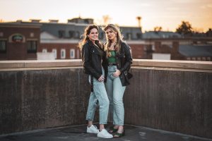 Bruisende damesmode in Kampen met trendy boetieks en duurzame modemerken in het stadscentrum