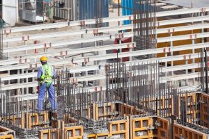Professioneel met detachering woningcorporaties werkzaam aan vastgoedproject en innovatieve huisvestingsoplossing