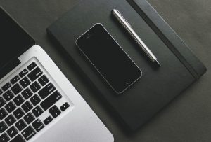 Moderne klantenserviceplatformen bieden geïntegreerde communicatie via meerdere kanalen met AI en automatisering voor betere