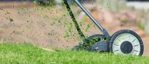Home Tuinplan met maatvoering en looproutes als basis voor vergelijking van offertes van hoveniers
